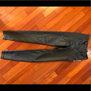 Old navy high waisted workout leggings